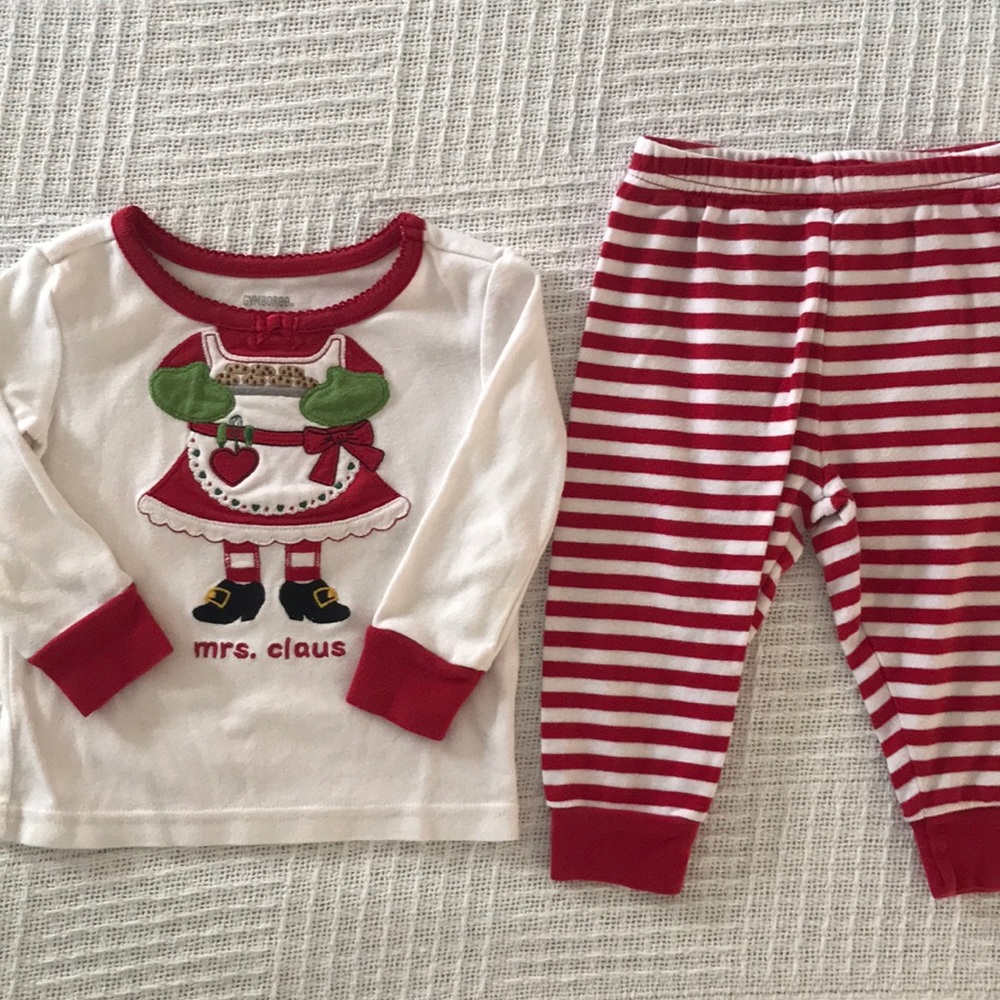 GUC Christmas 🎄 Pajamas 12-18 mos.